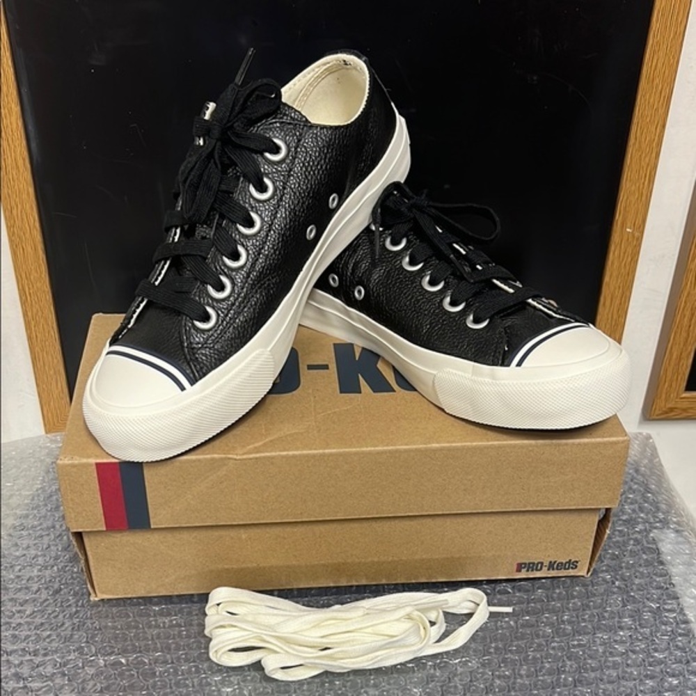 KEDS Black Leather Men's Sneakers Size 5 / Women Size 7 Medium